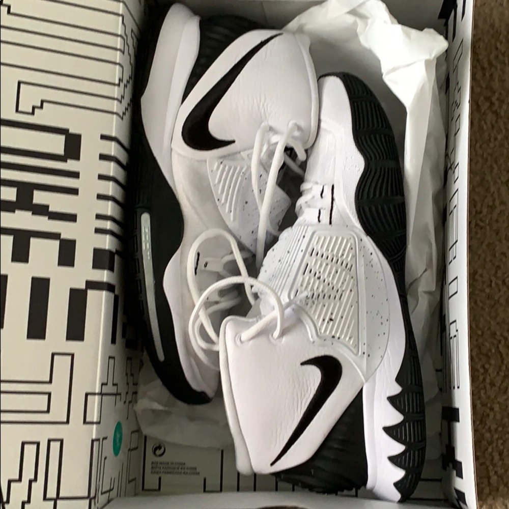 Nike Kyrie 6